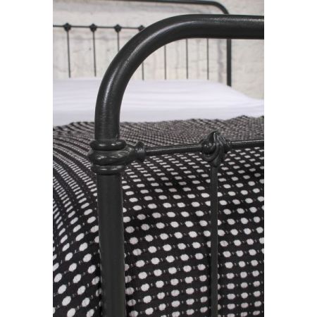 Herrlich schlichtes französisches Kingsize Bett Eisen Original antik