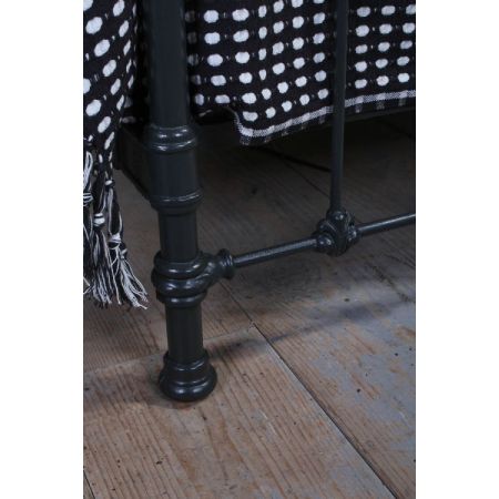 Herrlich schlichtes französisches Kingsize Bett Eisen Original antik