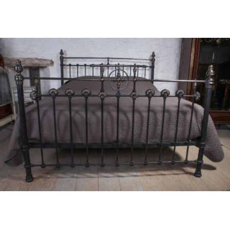 Großes original viktorianisches Kingsize Bett Eisen Messing