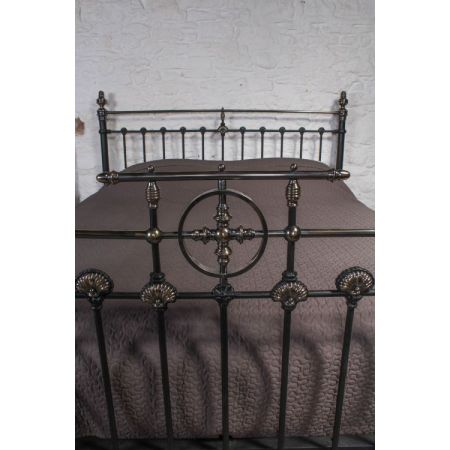 Großes original viktorianisches Kingsize Bett Eisen Messing