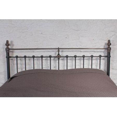 Großes original viktorianisches Kingsize Bett Eisen Messing