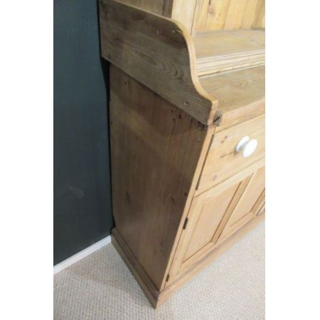 Antiker viktorianischer Wohnzimmerschrank im Landhausstil Massivholz Kiefer 1880