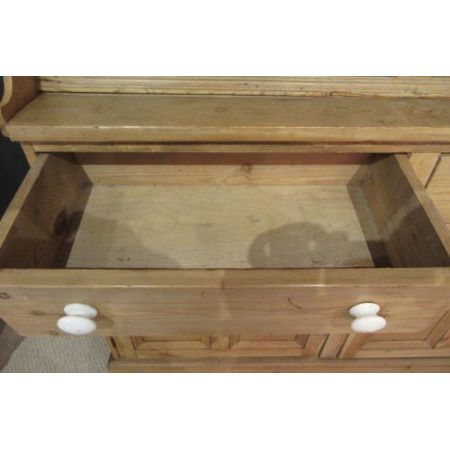 Antiker viktorianischer Wohnzimmerschrank im Landhausstil Massivholz Kiefer 1880