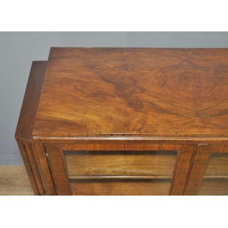 Attraktiver Vintage 1930er Maple & Co. Art Deco Nussbaum verglaster Bücherschrank