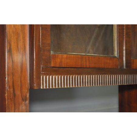 Attraktiver Vintage 1930er Maple & Co. Art Deco Nussbaum verglaster Bücherschrank