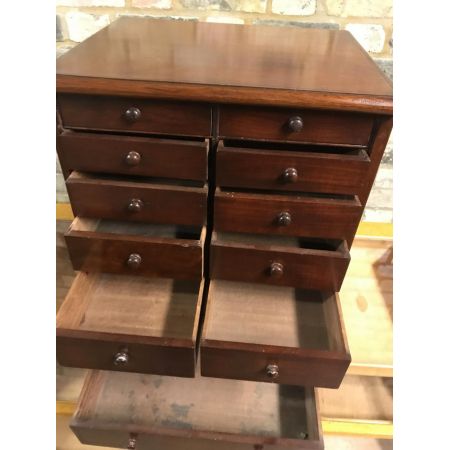 Antikes Viktorianisches Paar Kommoden, Massivholz Mahagoni, 19. Jahrhundert