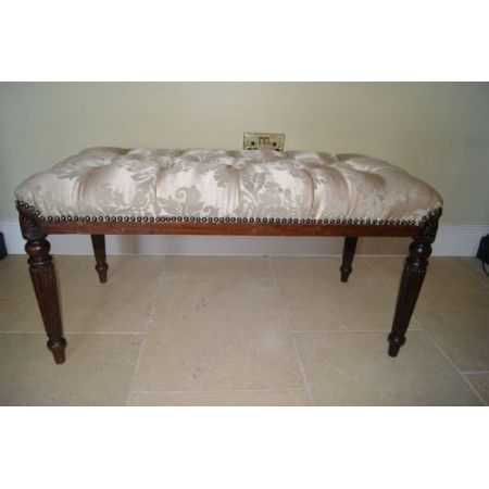 Zwei elegante Original Mahagoni Massivholz Hocker, 1850