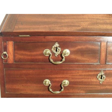 Antiker britischer Sekretär aus der Zeit des George, Mahagoni, um 1780