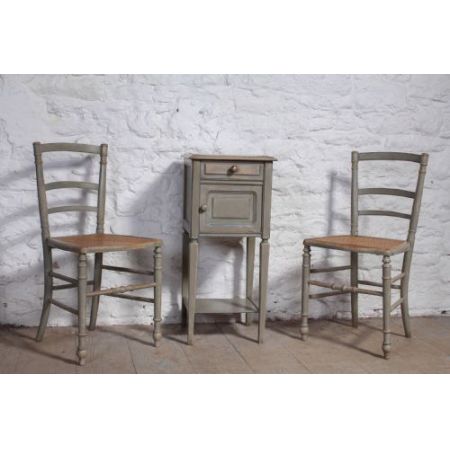 Wundervolles Original bemaltes, französisches Queen Size Bett mit Nachttisch und Stühlen, 1900