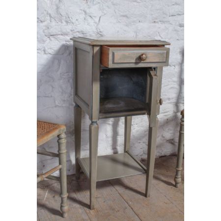 Wundervolles Original bemaltes, französisches Queen Size Bett mit Nachttisch und Stühlen, 1900