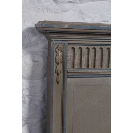 Wundervolles Original bemaltes, französisches Queen Size Bett mit Nachttisch und Stühlen, 1900