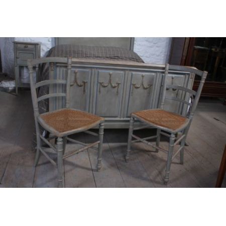 Wundervolles Original bemaltes, französisches Queen Size Bett mit Nachttisch und Stühlen, 1900