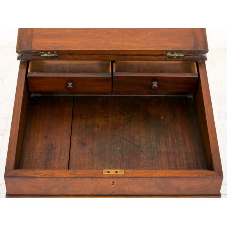 Englischer Frühviktorianischer Davenport Schreibtisch aus Walnuss, 1850