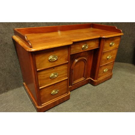 Antiker Viktorianischer Schreibtisch, Mahagoni Massivholz, 1870