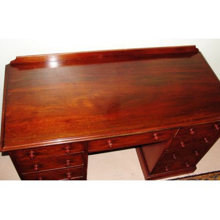 Englischer Viktorianischer Schreibtisch aus Mahagoni Massivholz, 1860