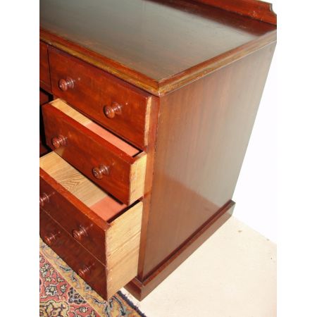 Englischer Viktorianischer Schreibtisch aus Mahagoni Massivholz, 1860