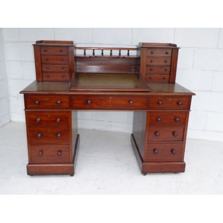 Edler antiker viktorianischer Mahagoni Schreibtisch, 19. Jahrhundert