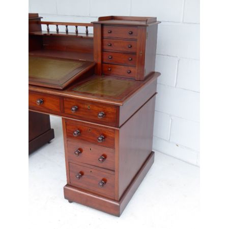 Edler antiker viktorianischer Mahagoni Schreibtisch, 19. Jahrhundert