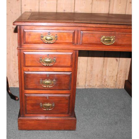 Großer Original antiker viktorianischer Pedestal Desk, Walnussholz, 19. Jahrhundert