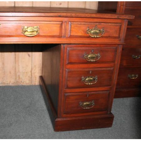 Großer Original antiker viktorianischer Pedestal Desk, Walnussholz, 19. Jahrhundert