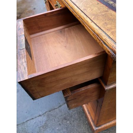 Fantastischer original viktorianischer Pedestal Desk, Eiche, 19. Jahrhundert