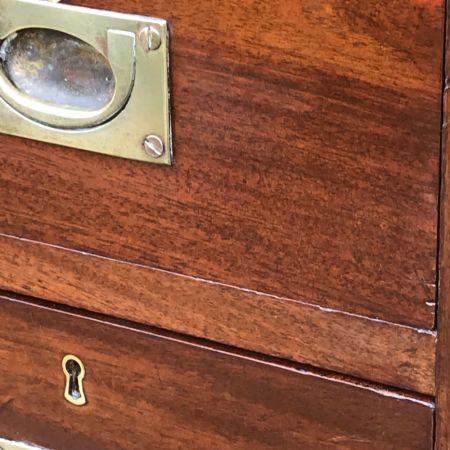 Original antiker Campaign Schreibtisch, Mahagoni Massivholz, 1911/12