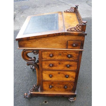 Attraktiver viktorianischer antiker Davenport Schreibtisch, Walnuss, 19. Jahrhundert