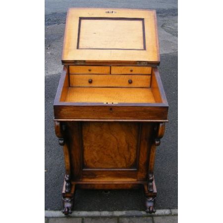 Attraktiver viktorianischer antiker Davenport Schreibtisch, Walnuss, 19. Jahrhundert