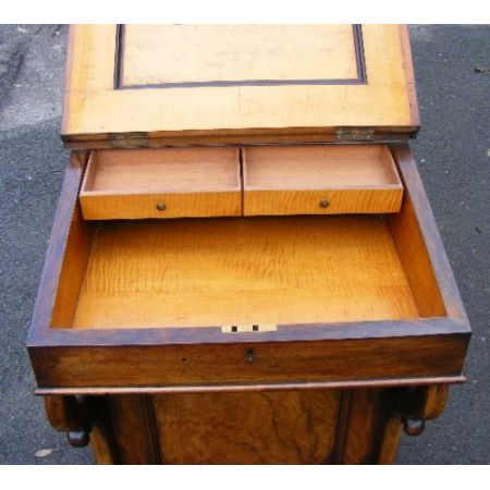 Attraktiver viktorianischer antiker Davenport Schreibtisch, Walnuss, 19. Jahrhundert