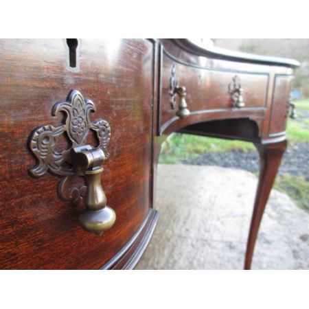 Edwardianischer antiker Scheibtisch aus Mahagoni, nierenförmig, 19. Jahrhundert