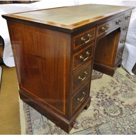 Wunderschöner, mit Intarsien verzierter Mahagoni Pedestal Desk, 1890