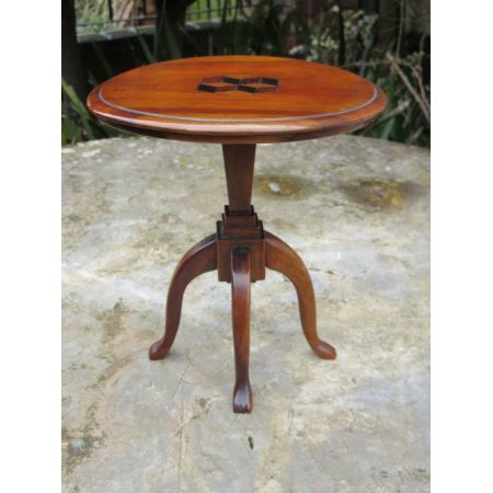 Herrlicher original antiker Beistelltisch englisch Walnuss, 1900