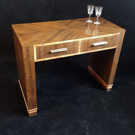 Antiker Art Deco Beistelltisch, Walnuss, 1930