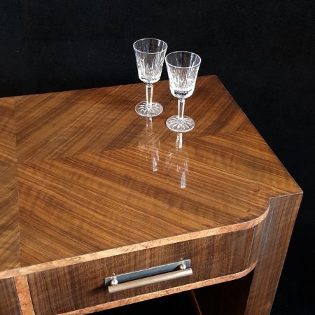 Antiker Art Deco Beistelltisch, Walnuss, 1930