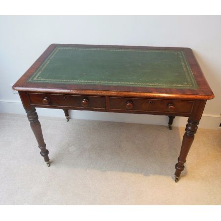 Antiker Viktorianischer Mahagonischreibtisch, 1870