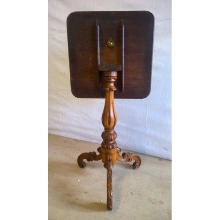 Dekorativer Beistelltisch, Walnussholz, 1860