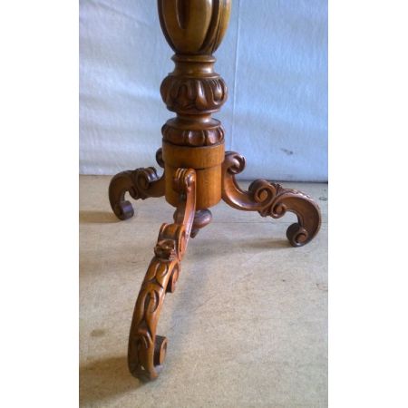 Dekorativer Beistelltisch, Walnussholz, 1860