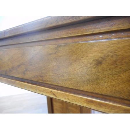 Antiker Art Deco Esstisch aus massivem Walnussholz, 1920