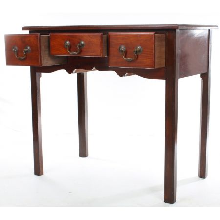 Antiker Georgian Beistelltisch aus Mahagoni, Original 1750