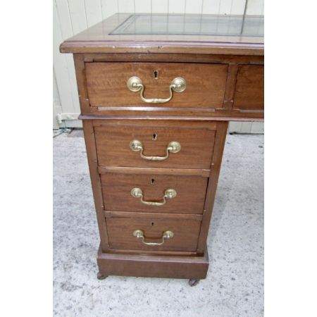 Säulentisch aus dem späten 19. JH in Mahagoni