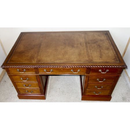 Großer Original Pedestal Mahagonischreibtisch, 1930