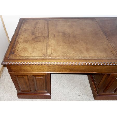 Großer Original Pedestal Mahagonischreibtisch, 1930