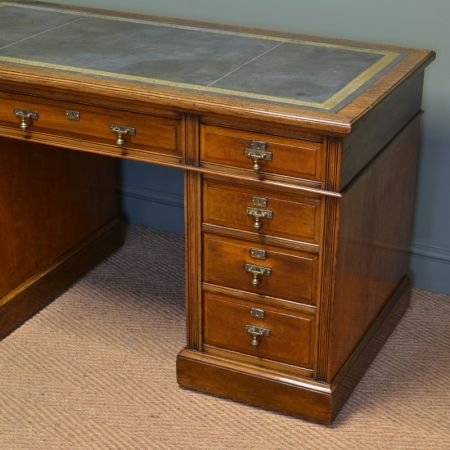 Wundervoller Pedestal Desk, Eiche, 1890 Viktorianisch