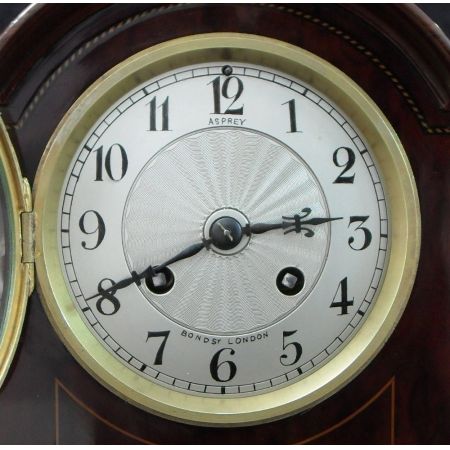 Französische Mahagoni Kaminuhr mit versilbertem Zifferblatt, 1900