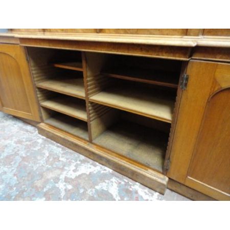 Hochwertiges Breakfront Bücherregal Eiche, 19. Jahrhundert