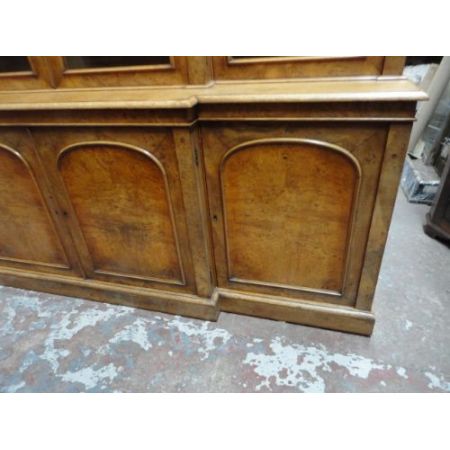 Hochwertiges Breakfront Bücherregal Eiche, 19. Jahrhundert