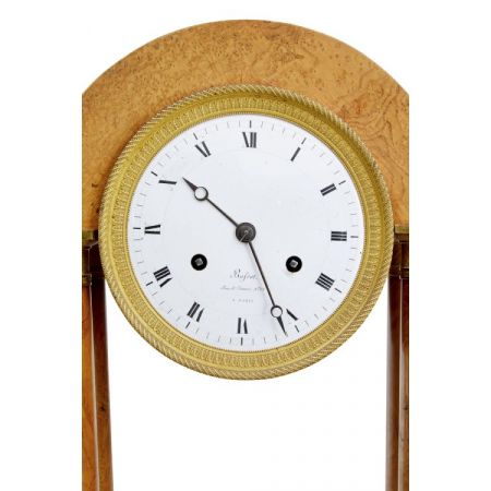 Englische antike Nussbaum Kaminuhr, 1860