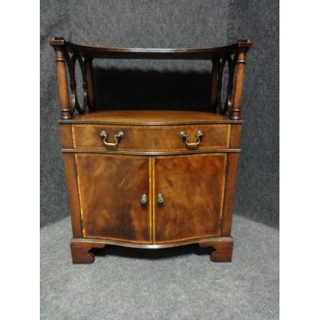 Hervorragendes Sideboard, freistehend, Serpentinenfront, Mahagoni, 1910