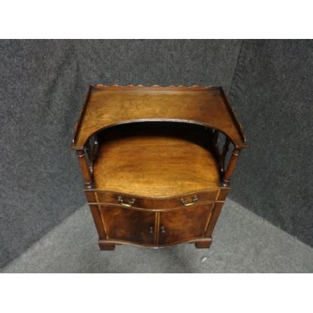 Hervorragendes Sideboard, freistehend, Serpentinenfront, Mahagoni, 1910