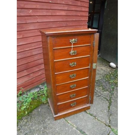 Britische antike Wellington Kommode massiv 1910